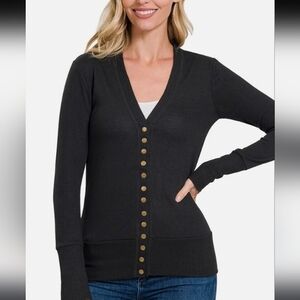 🦋Color Story Black Cardigan with Gold Buttons 22"Pit And Stretches